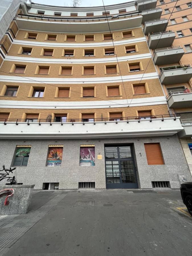 Città Studi Apartment - front metro Lambrate Milão Exterior foto